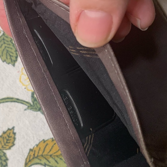 Amity Leather Billfold - Picture 3 of 6